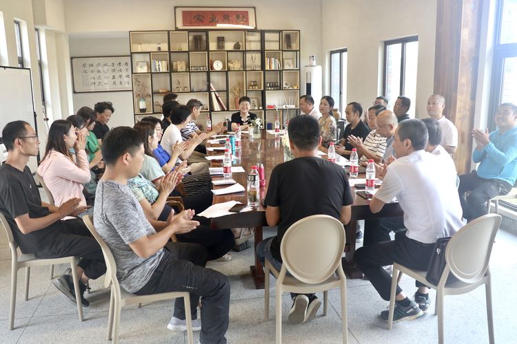 合肥社开展送医下乡活动2.jpg 合肥社开展送医下乡活动2.jpg