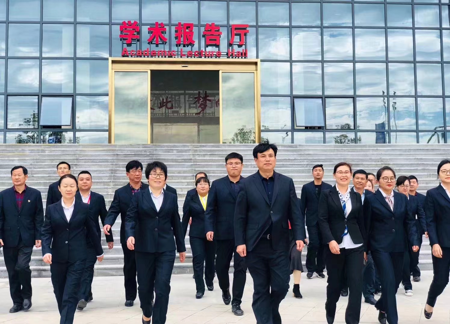 张良平2.jpg